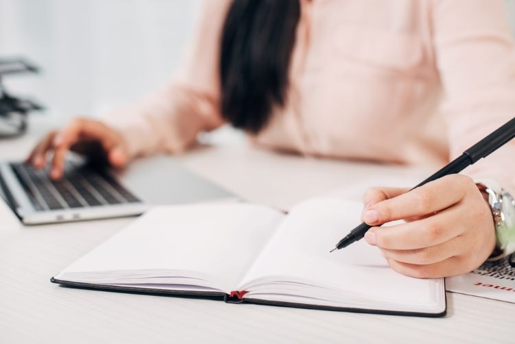 How to Find a Professional Essay Writing Service? 
